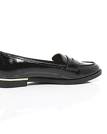 360 degree animation of product Black patent loafers frame-11