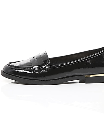 360 degree animation of product Black patent loafers frame-22