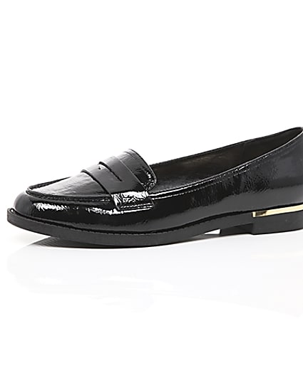 360 degree animation of product Black patent loafers frame-23