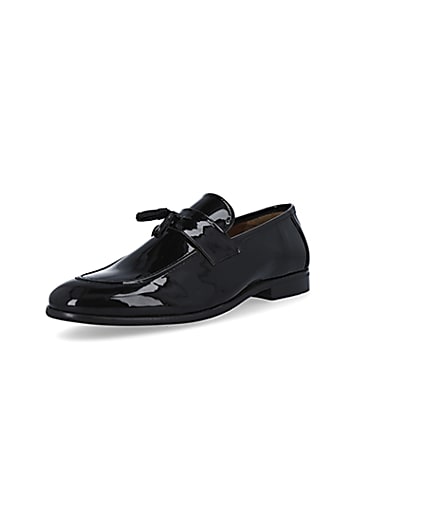 360 degree animation of product Black patent tassel loafers frame-0