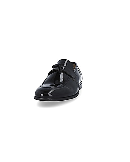 360 degree animation of product Black patent tassel loafers frame-22