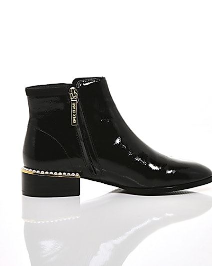 360 degree animation of product Black pearl embellished flat ankle boot frame-10