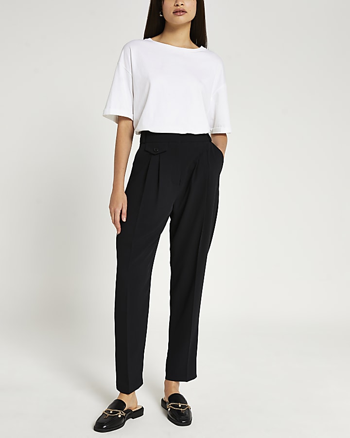 Black pleated tapered trousers