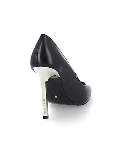 360 degree animation of product Black pointed stiletto court heel frame-11