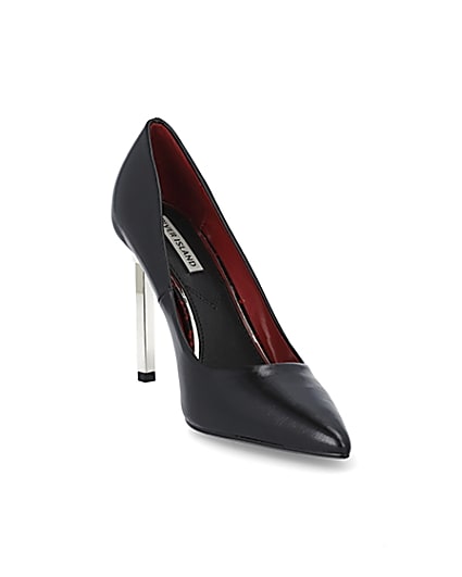 360 degree animation of product Black pointed stiletto court heel frame-19