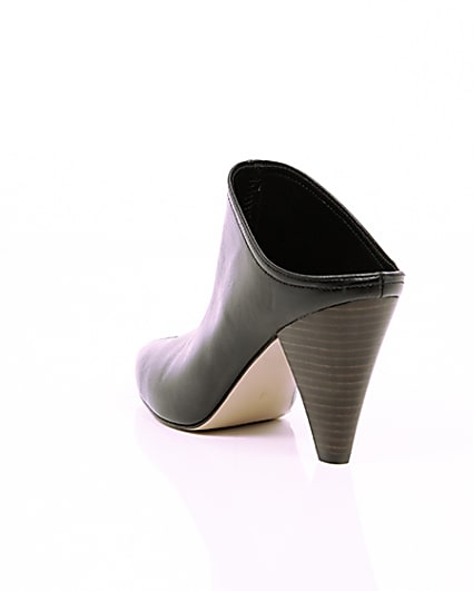 360 degree animation of product Black pointed toe cone heel mules frame-18