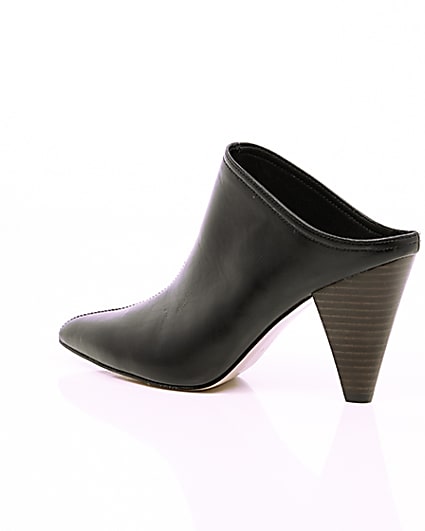 360 degree animation of product Black pointed toe cone heel mules frame-20