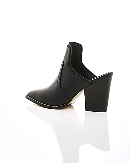 360 degree animation of product Black pointed toe western mules frame-20