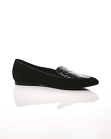 360 degree animation of product Black pointed toe wide fit loafers frame-8