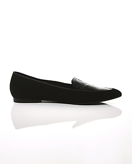 360 degree animation of product Black pointed toe wide fit loafers frame-9