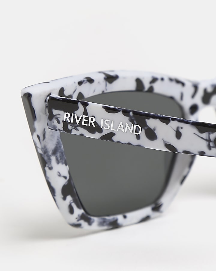 Black printed cat eye sunglasses