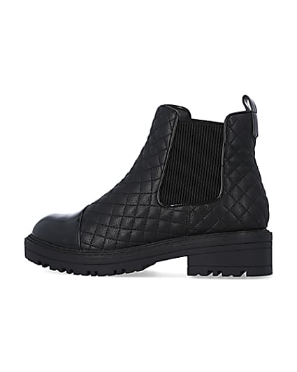 360 degree animation of product Black quilted chelsea boots frame-4