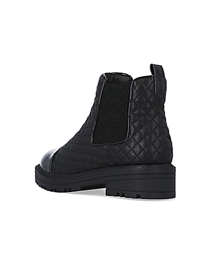 360 degree animation of product Black quilted chelsea boots frame-6
