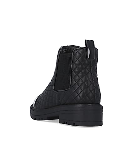 360 degree animation of product Black quilted chelsea boots frame-7