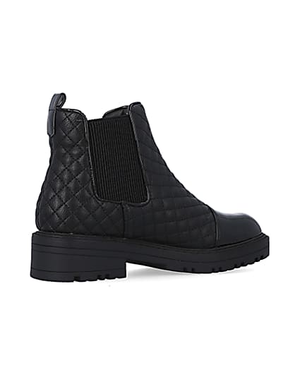 360 degree animation of product Black quilted chelsea boots frame-13
