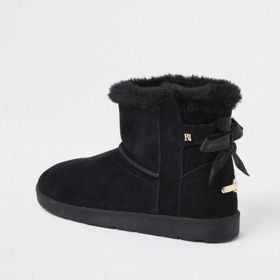 Black quilted fur lined RI boots