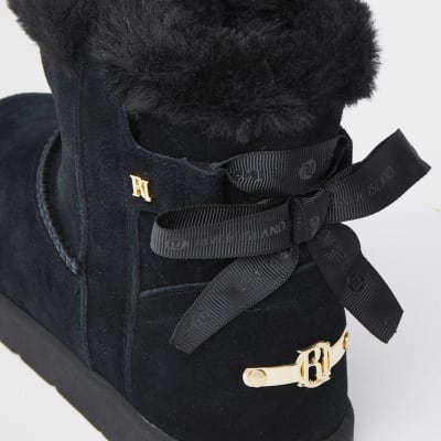 Black quilted fur lined RI boots