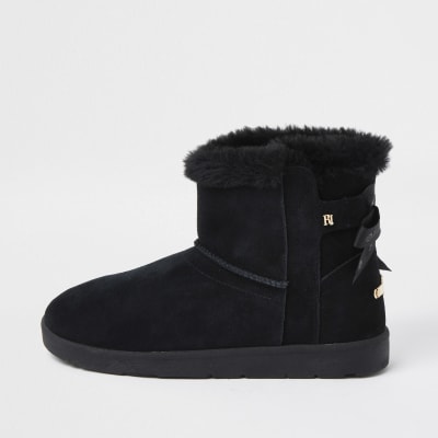 Black quilted fur lined RI boots 