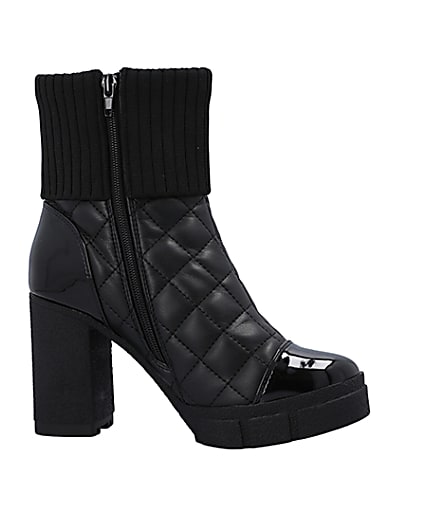 360 degree animation of product Black quilted heeled ankle boot frame-16