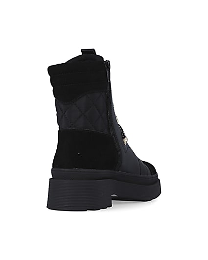 360 degree animation of product Black quilted hiker boots frame-11
