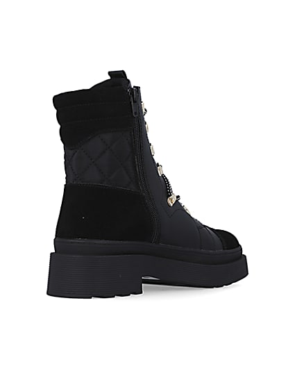 360 degree animation of product Black quilted hiker boots frame-12