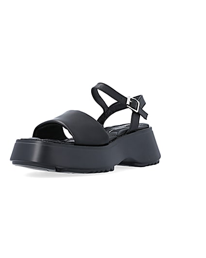 360 degree animation of product Black quilted platform sandals frame-0