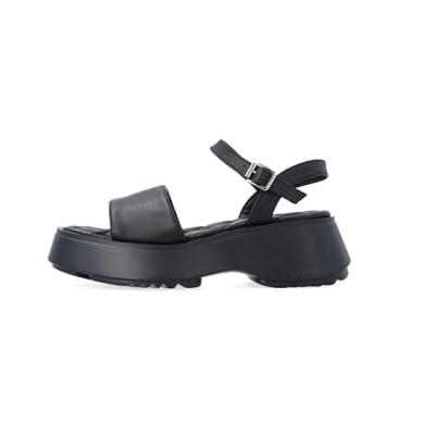 360 degree animation of product Black quilted platform sandals frame-3