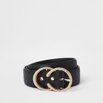 Black quilted twisted horseshoe belt