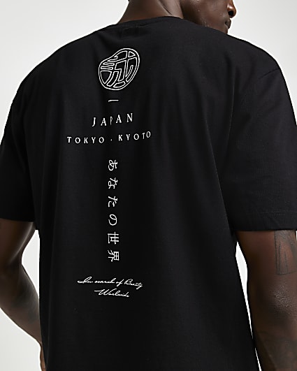 Black regular fit graphic Japanese t-shirt