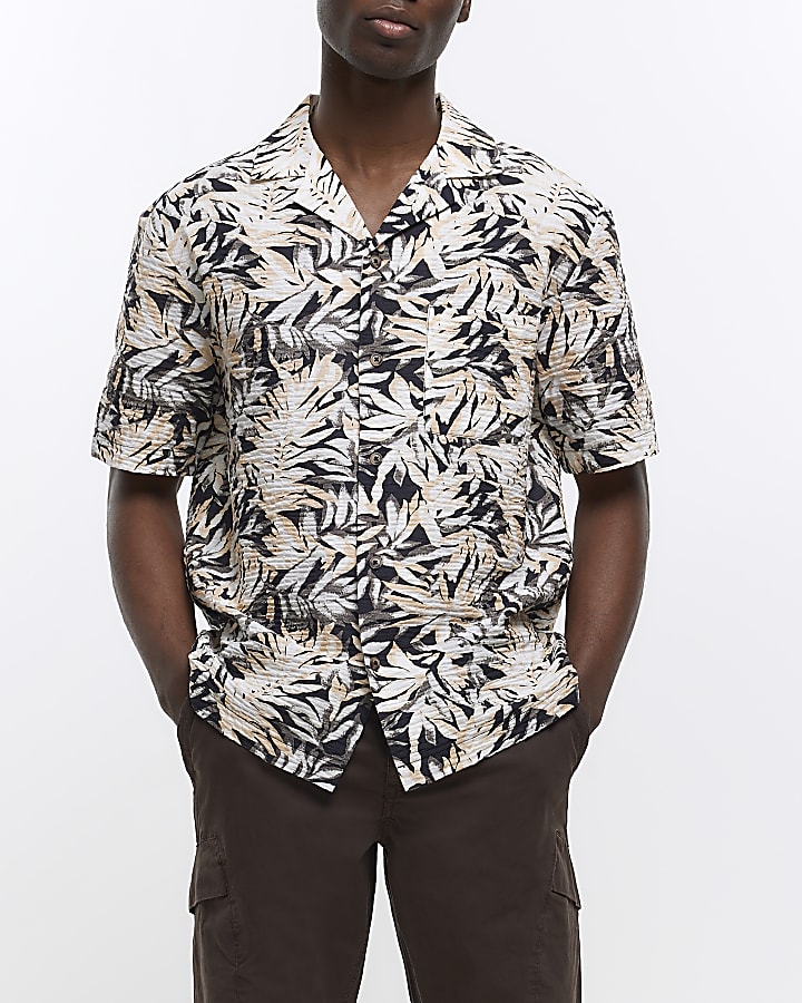 Black regular fit leaf print shirt