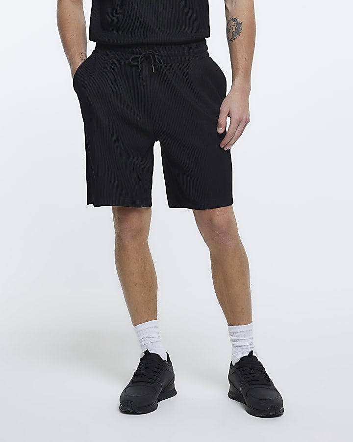 Black regular fit plisse shorts