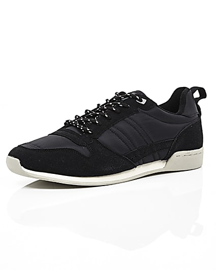 360 degree animation of product Black retro runner trainers frame-0
