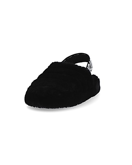 360 degree animation of product Black RI branded faux fur slippers frame-23
