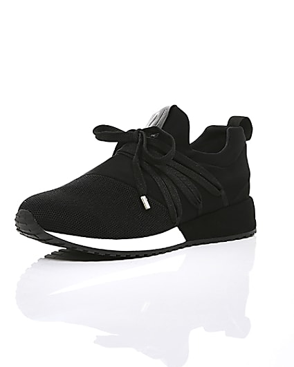 360 degree animation of product Black RI lace up runner trainers frame-0
