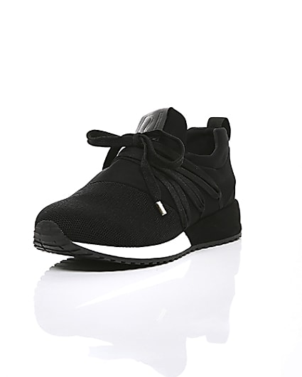 360 degree animation of product Black RI lace up runner trainers frame-1