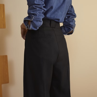 Black RI studio pleated wide leg trousers