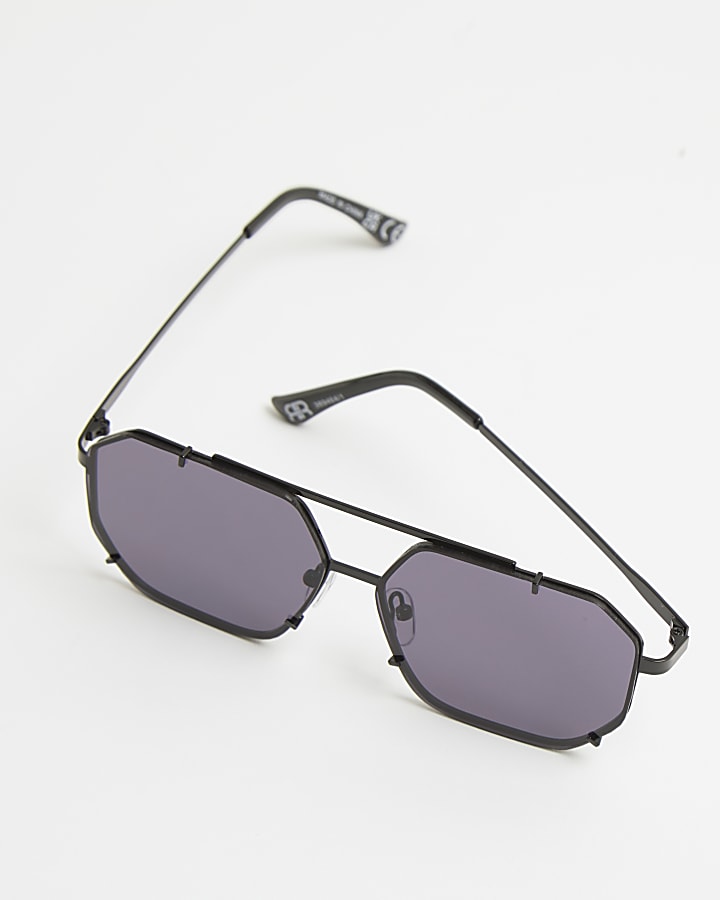 Black rimless tinted aviator sunglasses