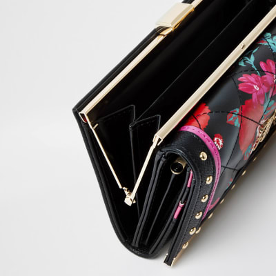 Black rose printed cliptop purse