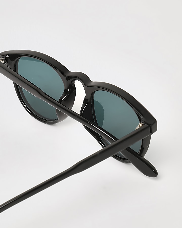 Black round frame sunglasses