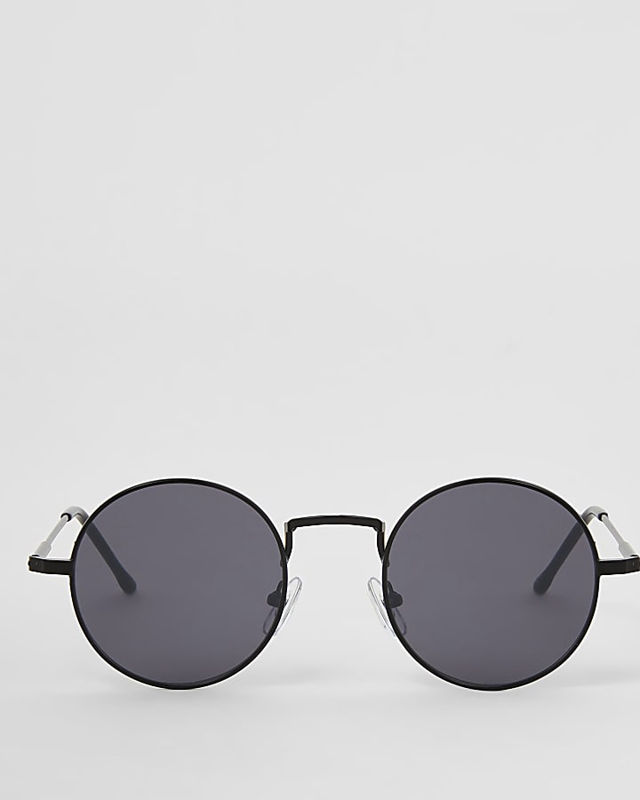 Black round frame sunglasses