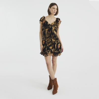 Black Short Sleeve Floral Shift Dress | River Island