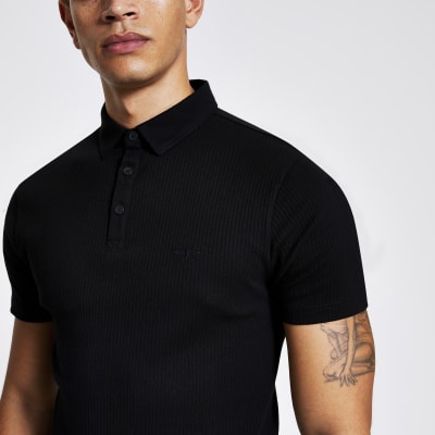black muscle fit short sleeve shirt