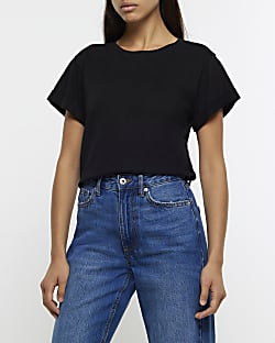 Black short sleeve t-shirt