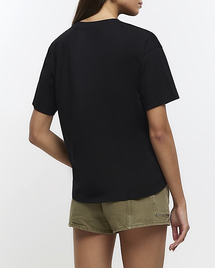 Black short sleeve t-shirt