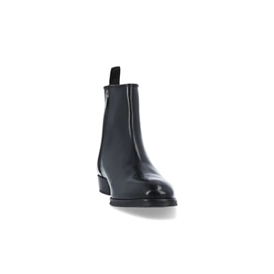 360 degree animation of product Black side zip boots frame-20