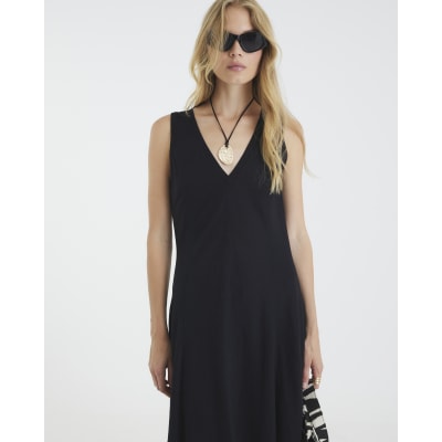 Black Sleevless V Neck Midi Dress