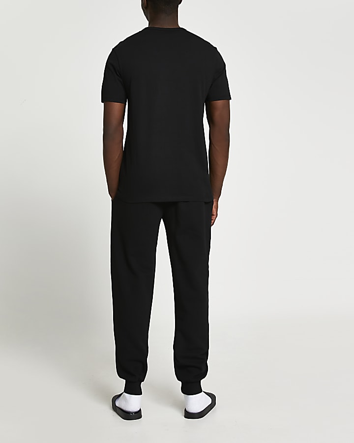 Black slim fit t-shirt and joggers set