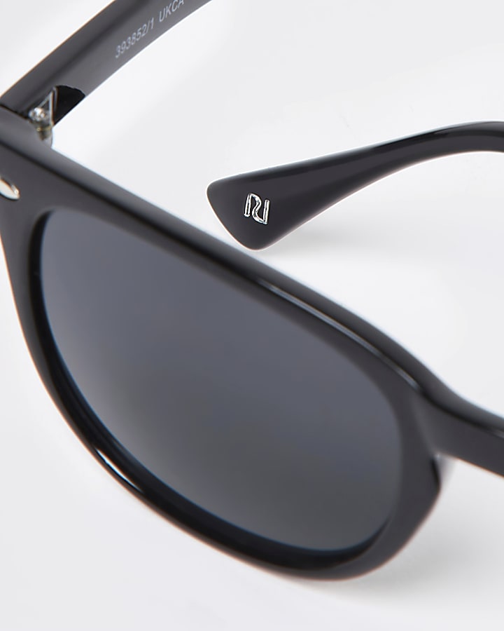 Black slim wayfarer sunglasses
