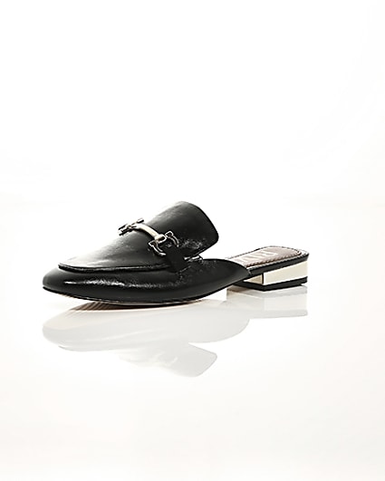360 degree animation of product Black snaffle backless loafers frame-0