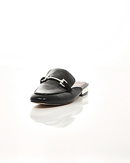 360 degree animation of product Black snaffle backless loafers frame-2